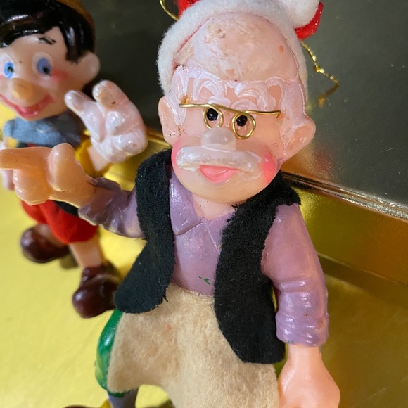 WALT DISNEY VINTAGE PINOCCHIO & GEPPETTO CHRISTMAS ORNAMENTS WITH FELT CLOTHES - Picture 6 of 11